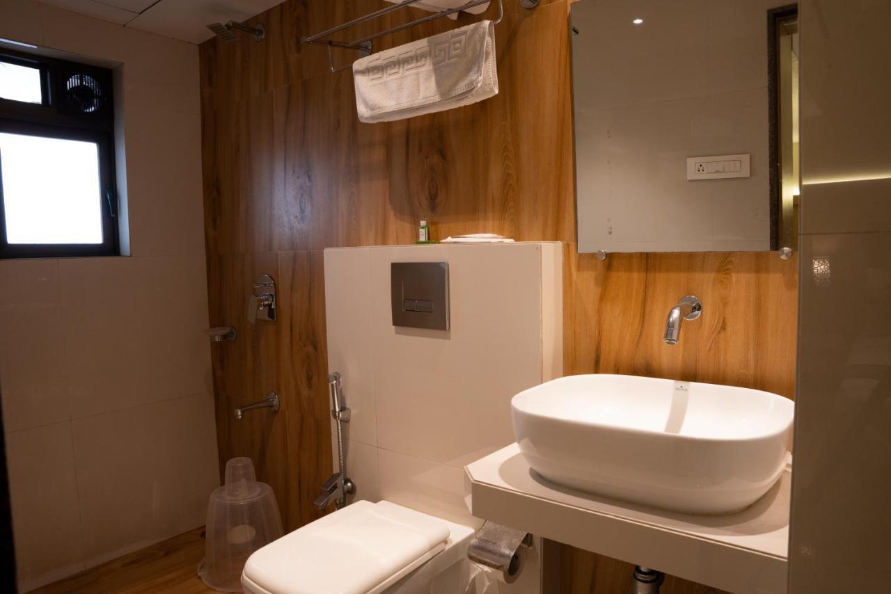 Gold Crest Business Hotel Navi Mumbai Ngoại thất bức ảnh