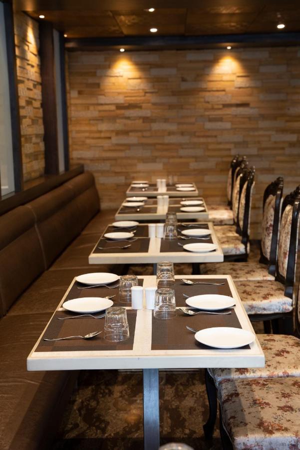 Gold Crest Business Hotel Navi Mumbai Ngoại thất bức ảnh