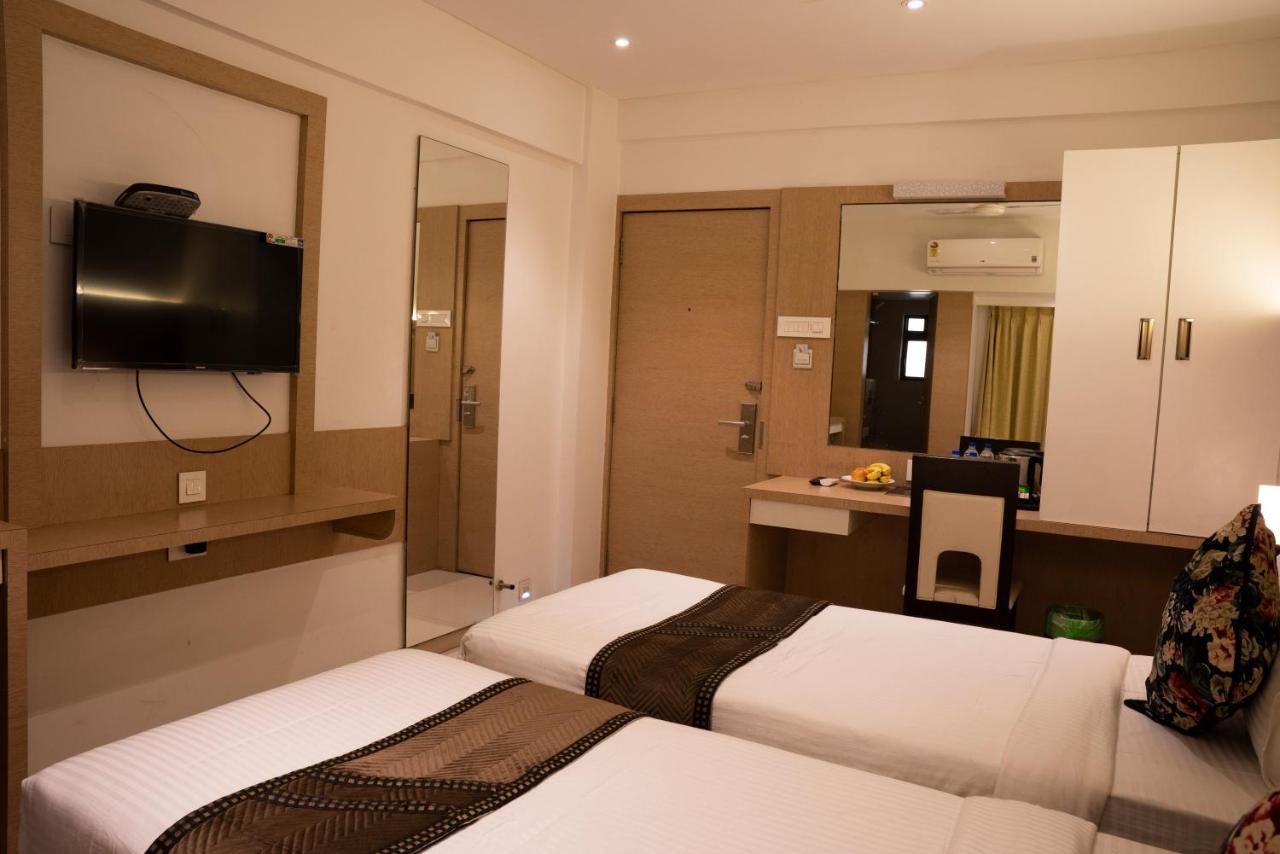 Gold Crest Business Hotel Navi Mumbai Ngoại thất bức ảnh