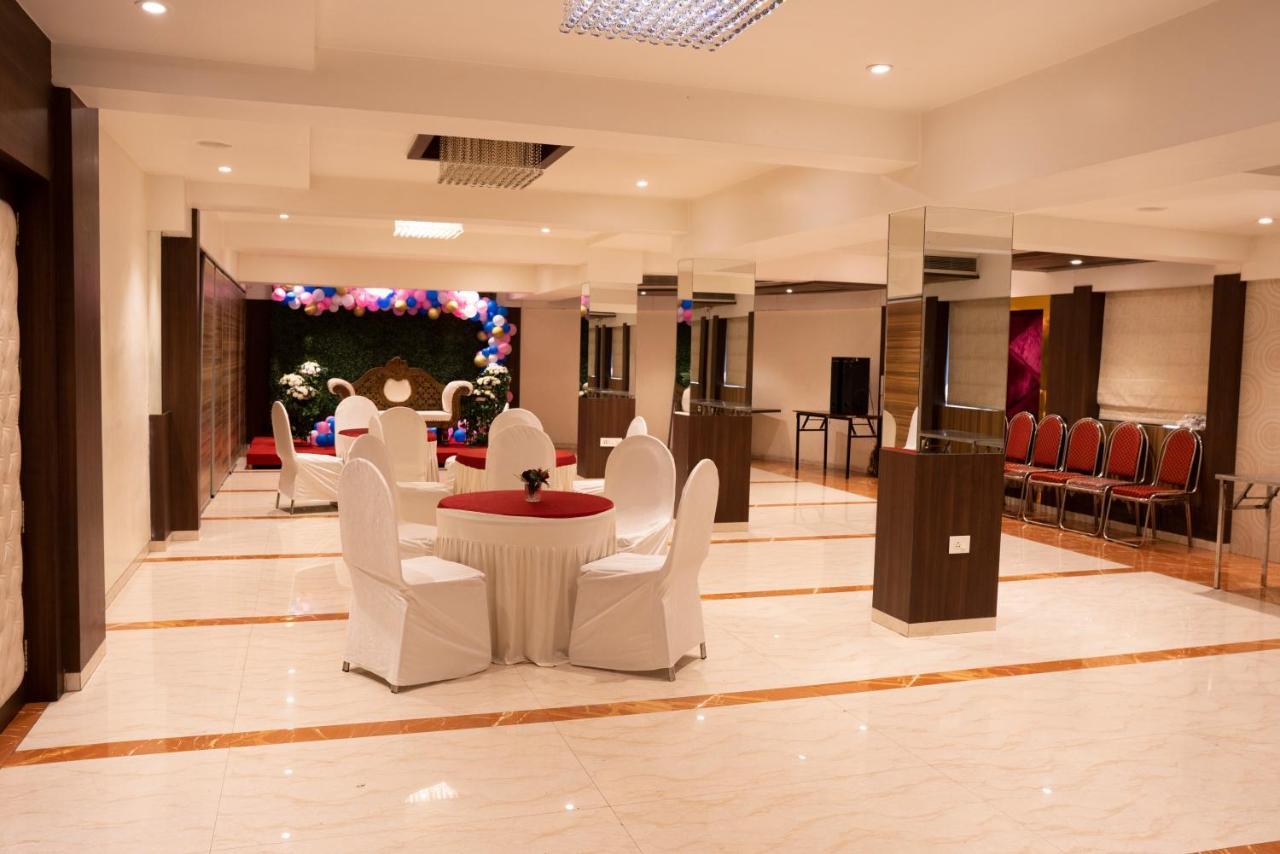 Gold Crest Business Hotel Navi Mumbai Ngoại thất bức ảnh